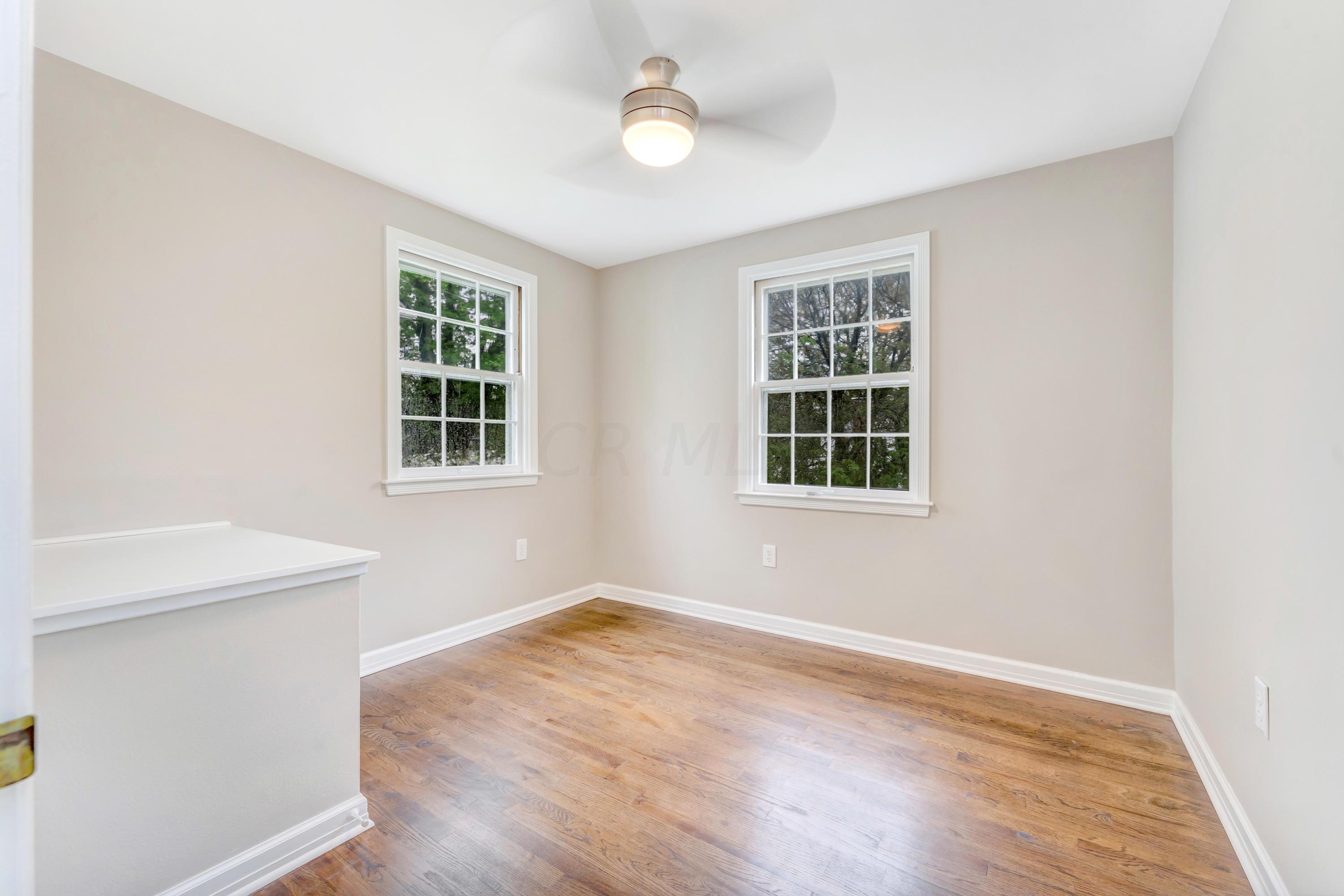 820 South Cassingham Road Columbus, OH 43209 - Photo 33 of 38
