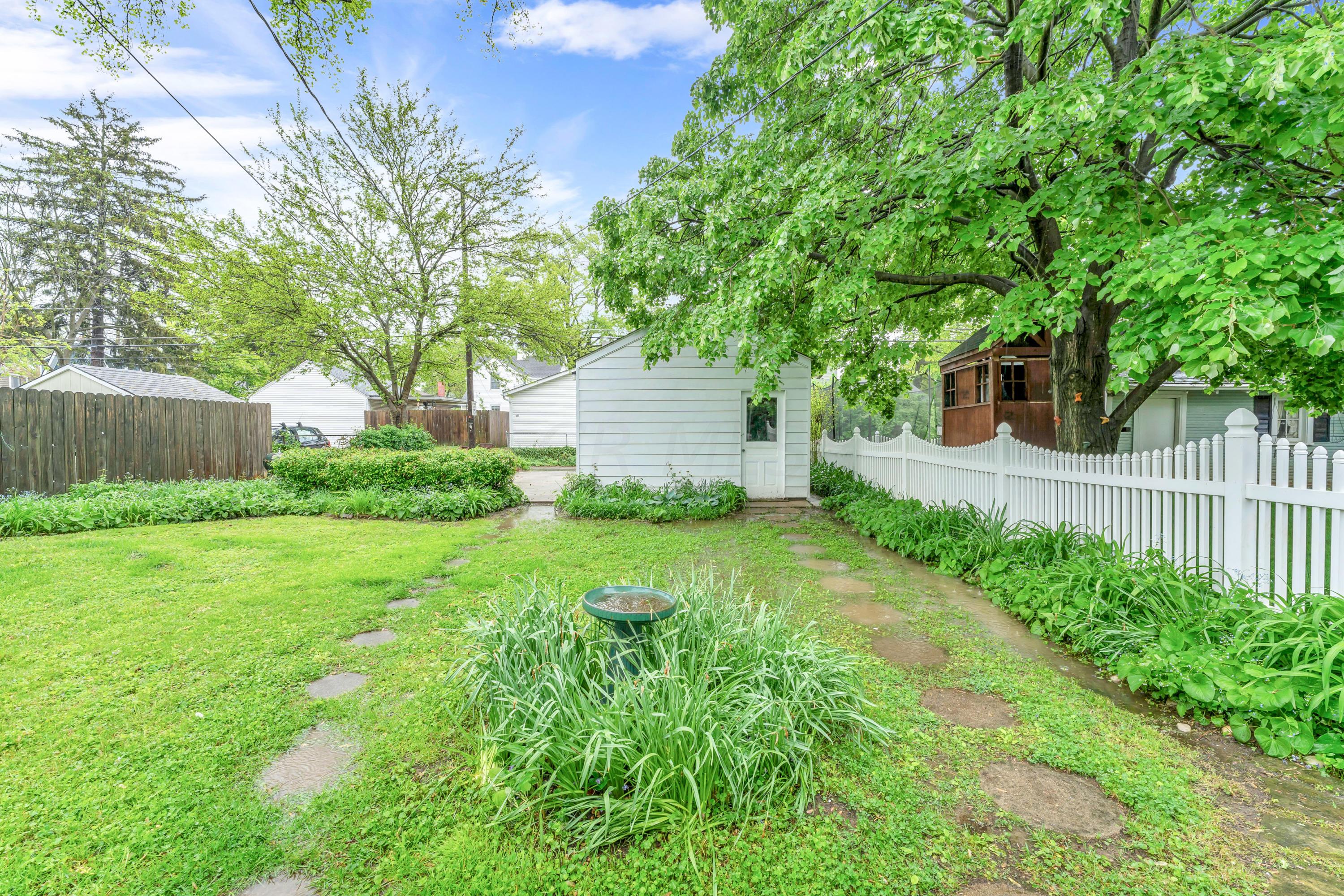 820 South Cassingham Road Columbus, OH 43209 - Photo 36 of 38