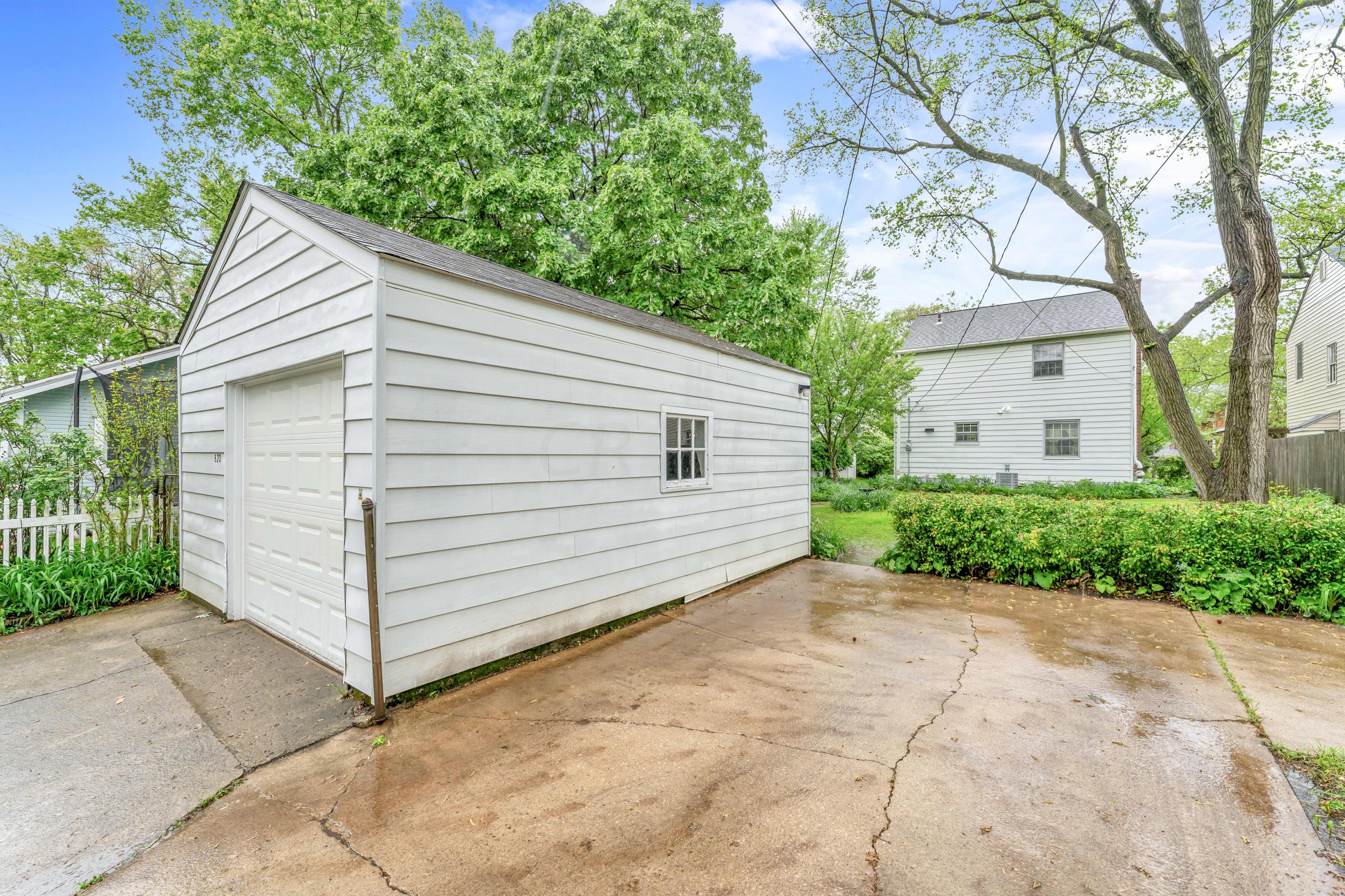 820 South Cassingham Road Columbus, OH 43209 - Photo 37 of 38