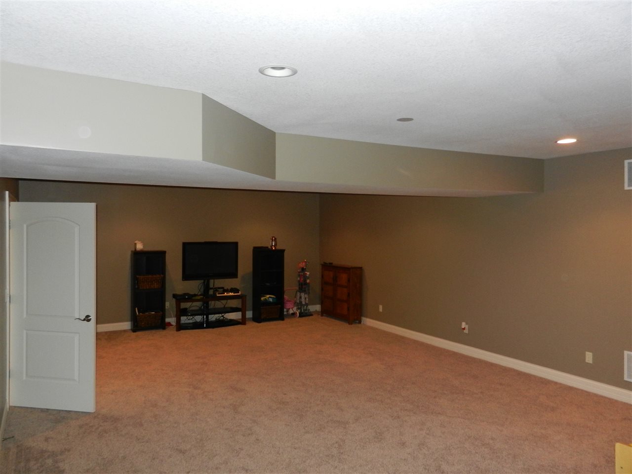10924 Garman Road Leo, IN 46765 - Photo 22 of 34