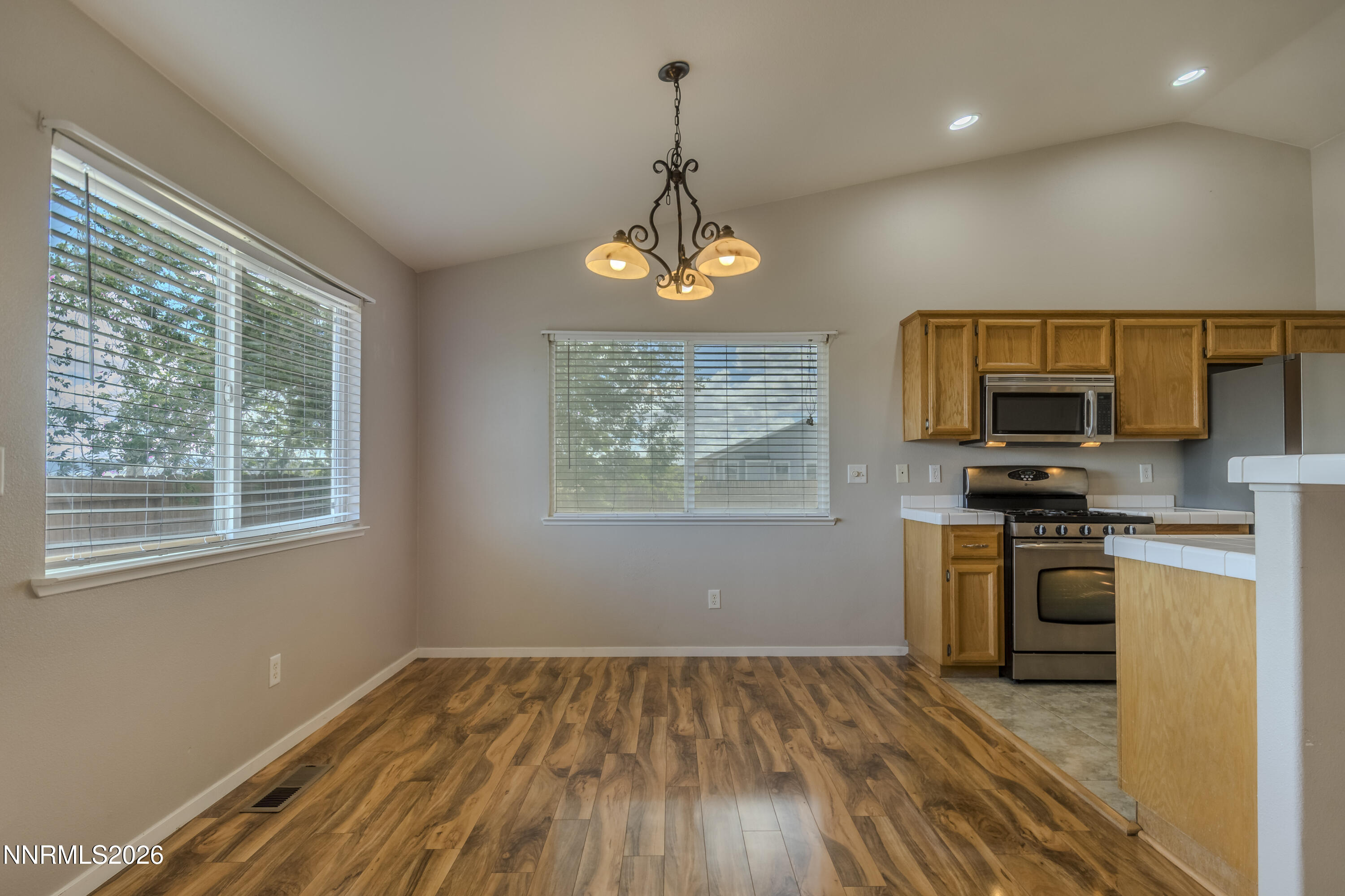 270 Emigrant Way Fernley, NV 89408 - Photo 6 of 29 Emigrant09