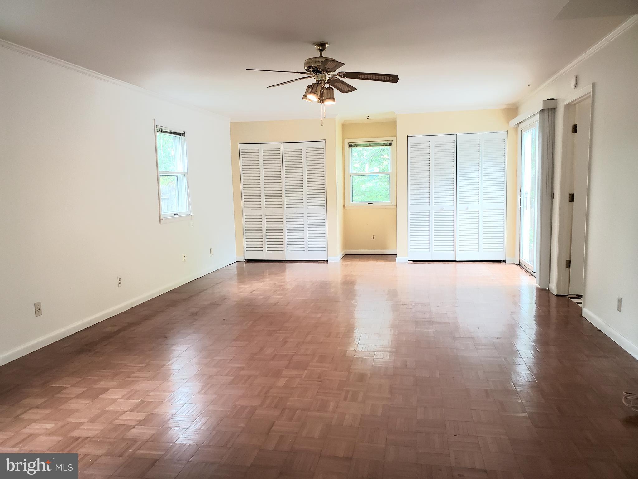 7129 Alger Road Falls Church, VA 22042 - Photo 3 of 22 Entry Great rm