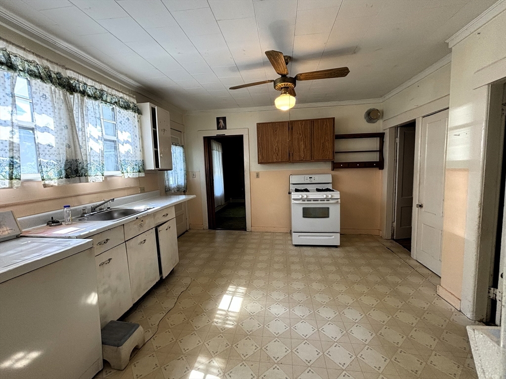 84 West Main Street Ware, MA 01082 - Photo 5 of 41 Gallery Image 5