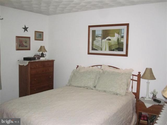 1042 Pecks Road Middletown, PA 17057 - Photo 5 of 25 Gallery Image 5