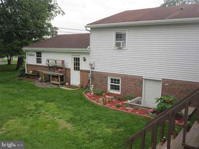 1042 Pecks Road Middletown, PA 17057 - Photo 8 of 25 Gallery Image 8