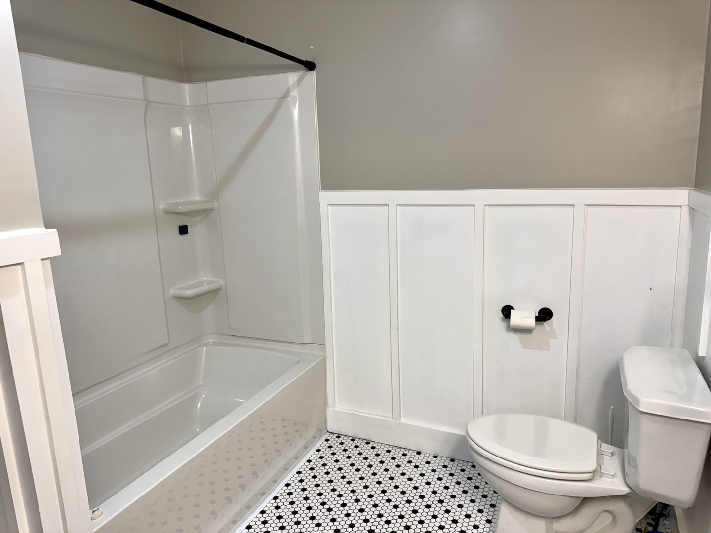 56 May Avenue Buncombe, IL 62912 - Photo 15 of 25 a bathroom with a toilet and a shower