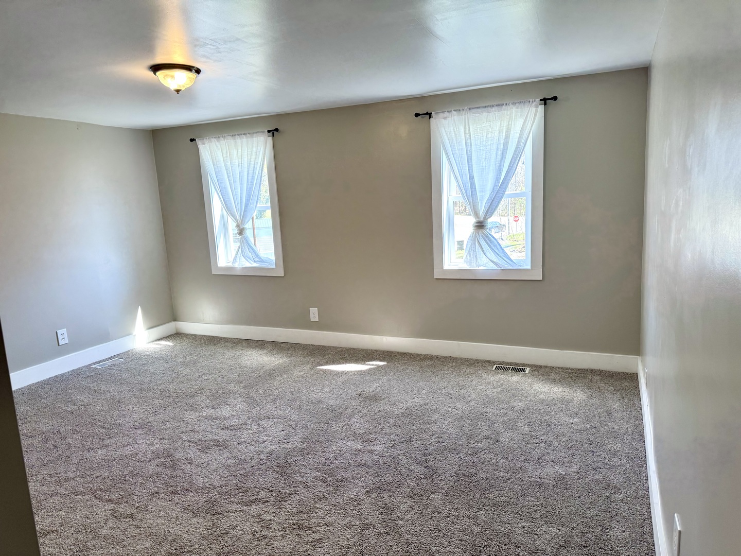 56 May Avenue Buncombe, IL 62912 - Photo 20 of 25 an empty room with windows and closet