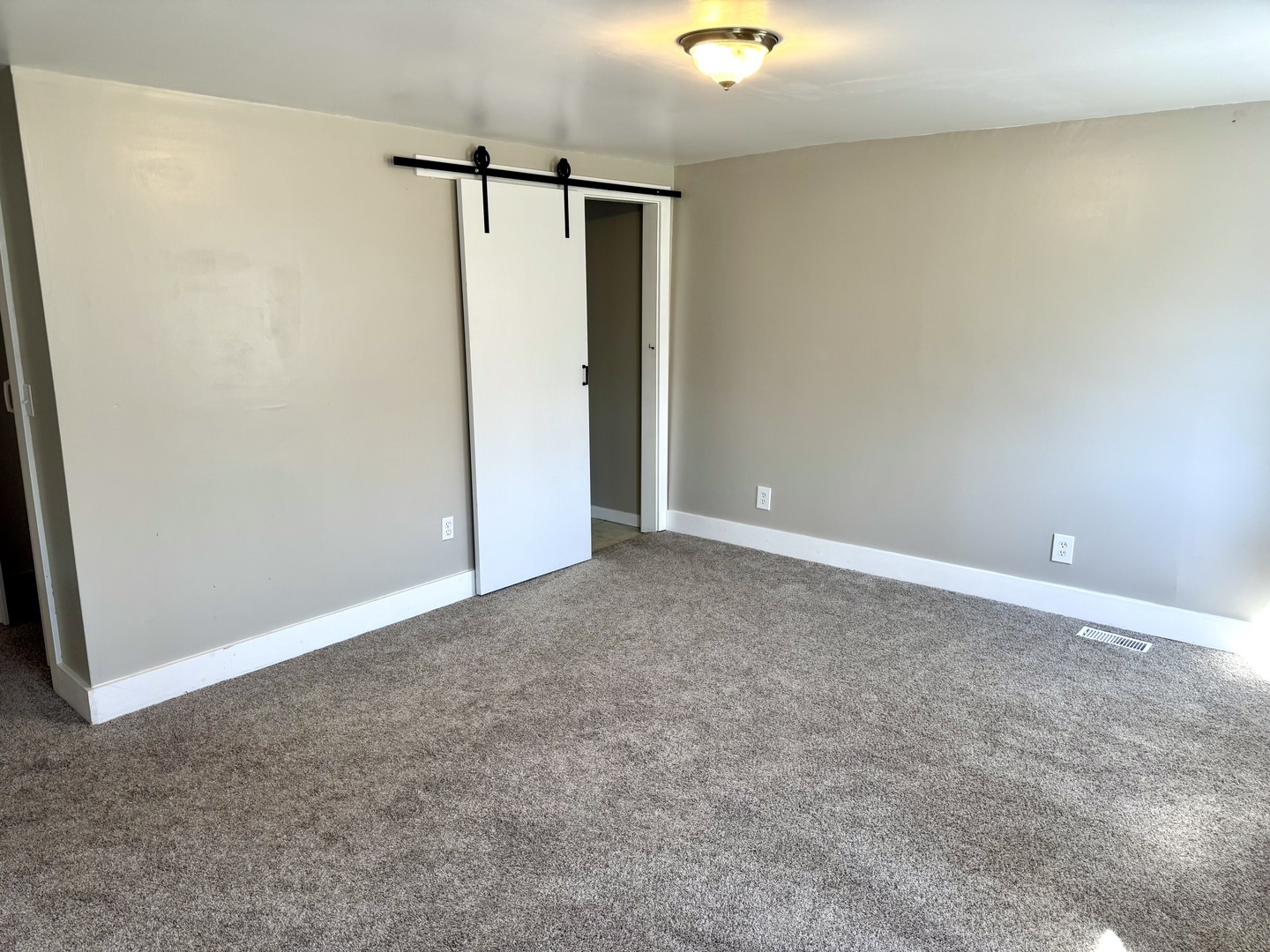 56 May Avenue Buncombe, IL 62912 - Photo 21 of 25 an empty room with closet area
