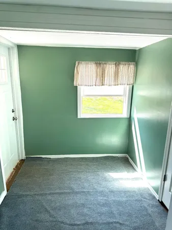 a view of empty room with window