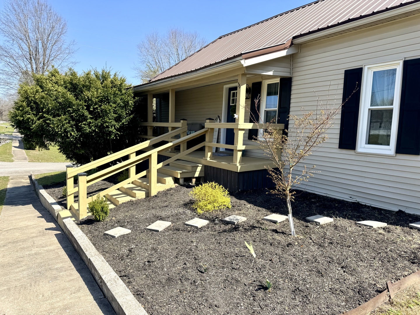 56 May Avenue Buncombe, IL 62912 - Photo 3 of 25 a view of a balcony with chairs