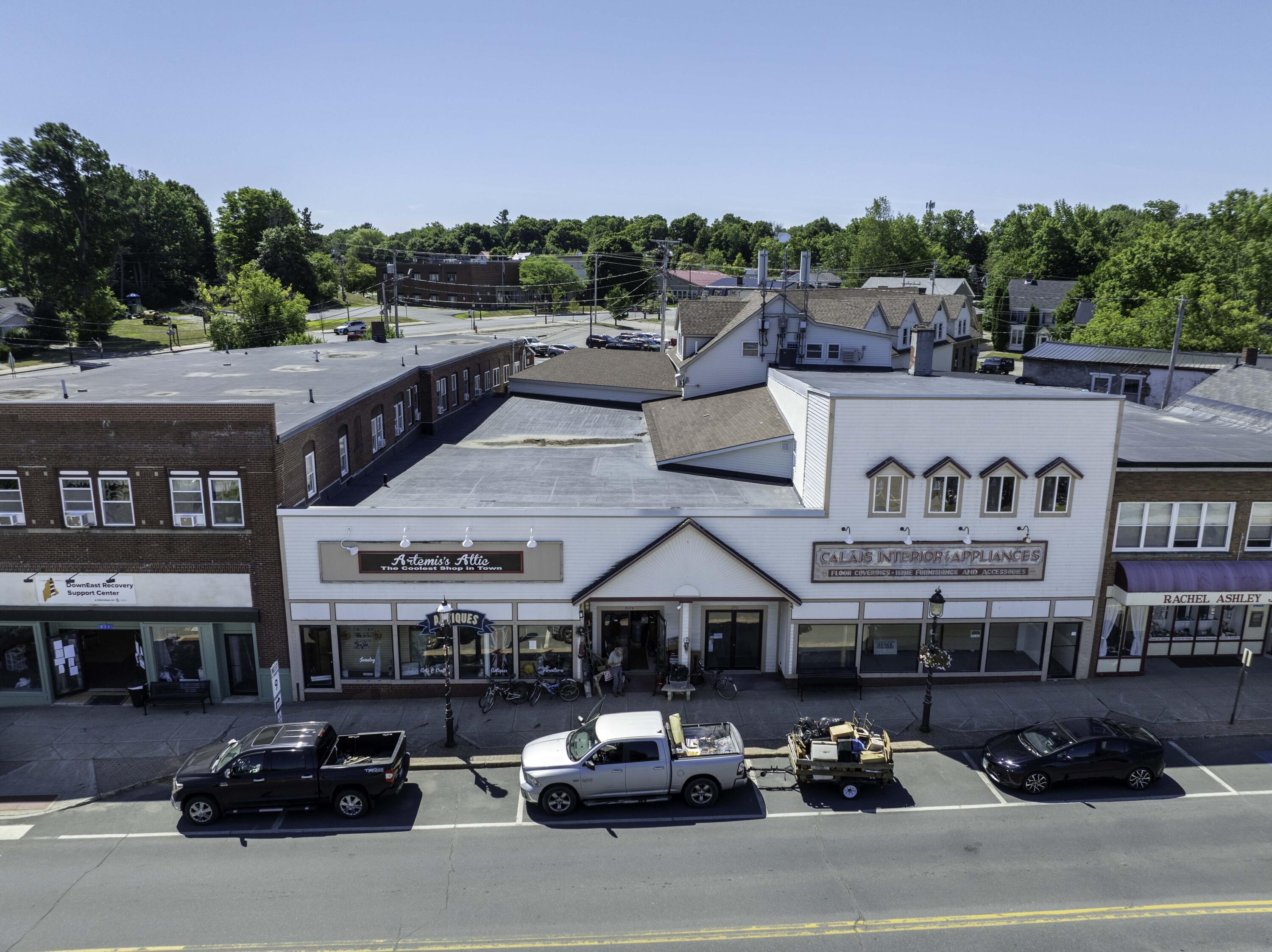 297 Main St. Calais (3 of 14)