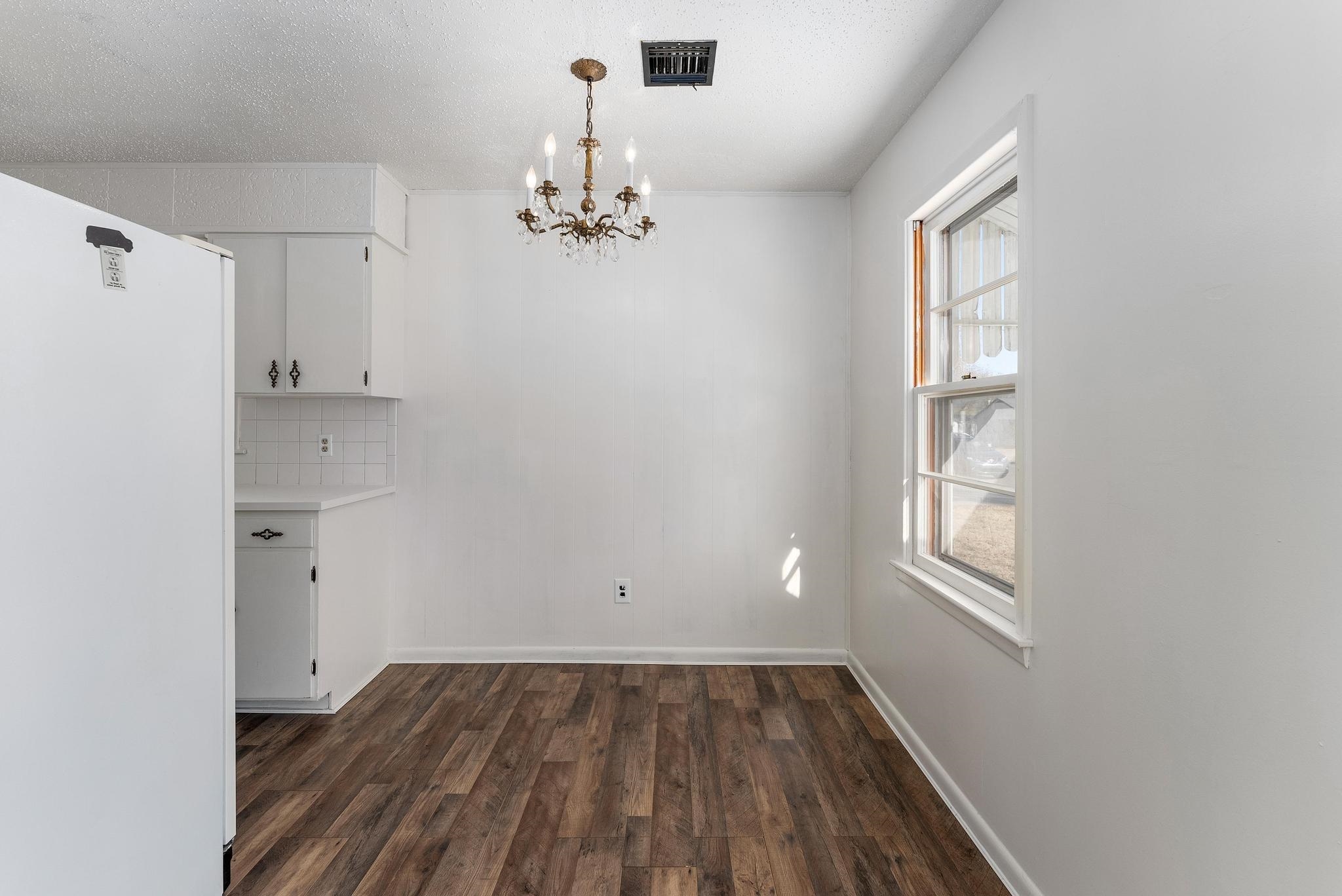 1239 North Ash Street Wichita, KS 67214 - Photo 12 of 35