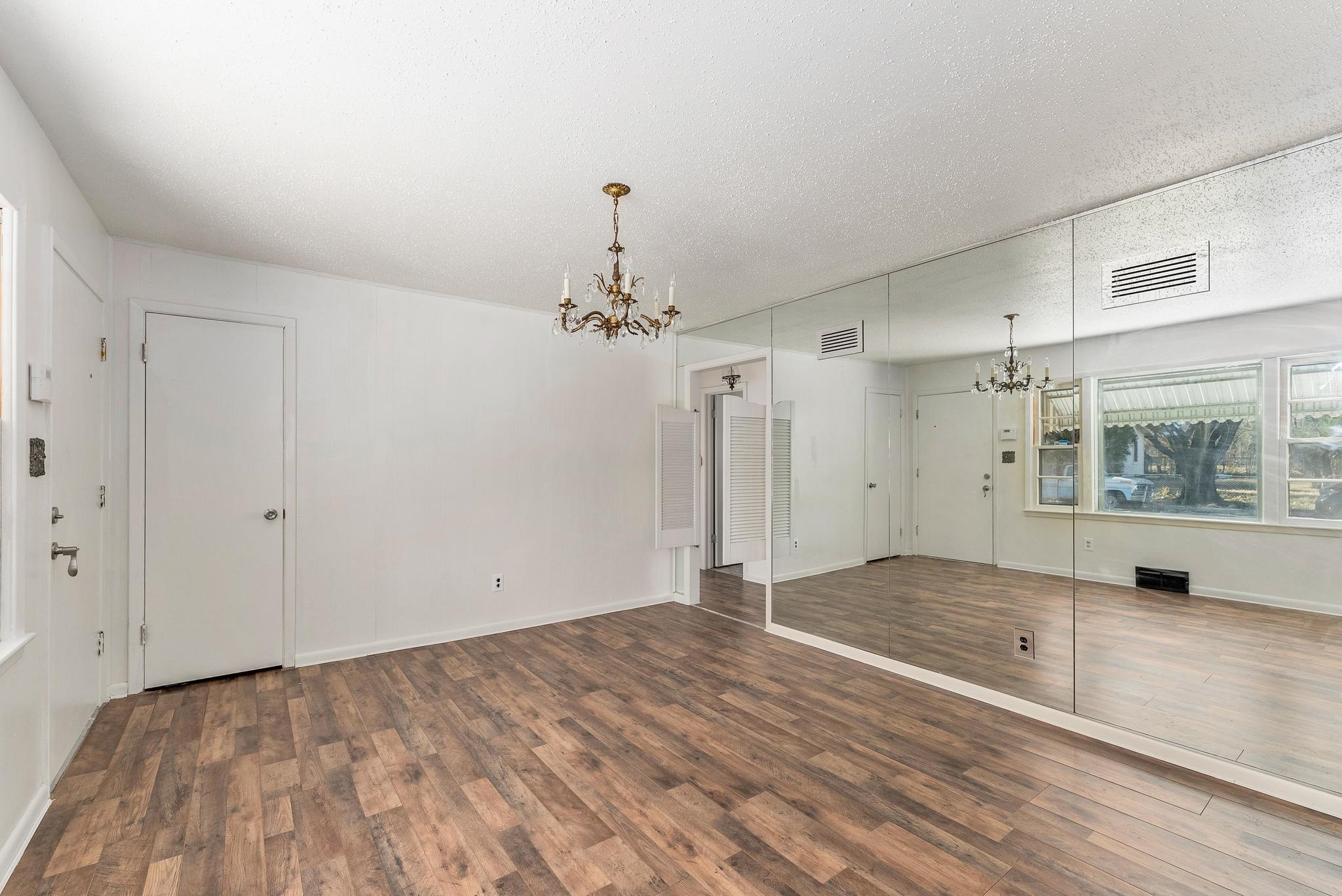 1239 North Ash Street Wichita, KS 67214 - Photo 10 of 35