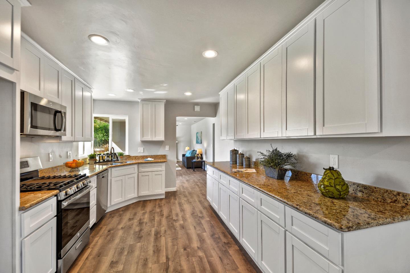 21 Linden Road Watsonville, CA 95076 - Photo 8 of 28 Gallery Image 8
