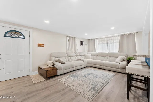 $259,000 | 10 Caroline Street, Queensbury, NY 12804