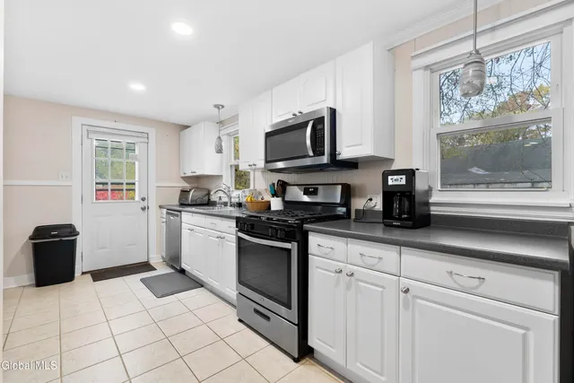 $259,000 | 10 Caroline Street, Queensbury, NY 12804