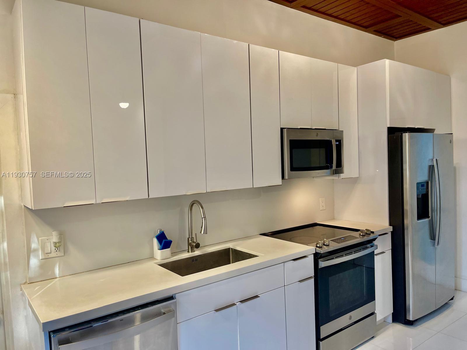 1232 Southwest 17th Terrace, Unit B Miami, FL 33145 - Photo 13 of 19