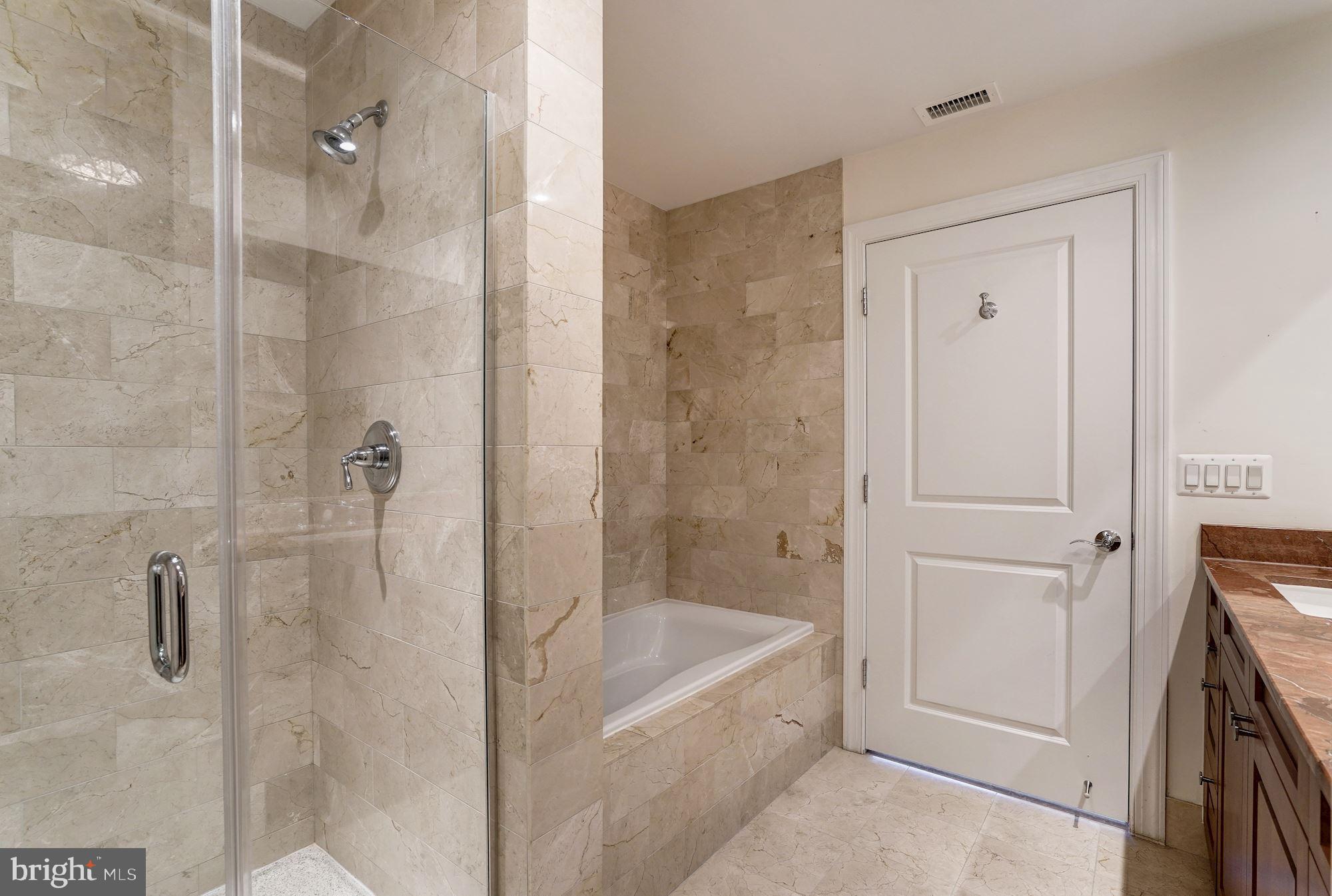 2425 L Street Northwest, Unit 736 Washington, DC 20037 - Photo 19 of 32