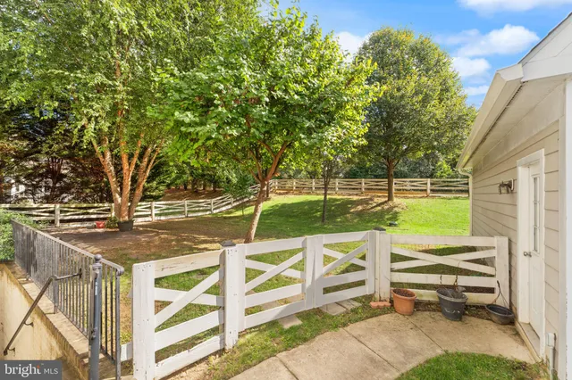 $3,800 | 708 Irvine Bank Lane, Purcellville, VA 20132