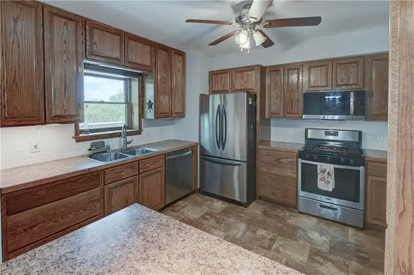 $480,000 | 10306 Southwest State Rte Jj, St. Joseph, MO 64504