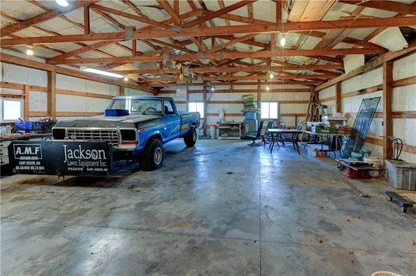 $480,000 | 10306 Southwest State Rte Jj, St. Joseph, MO 64504