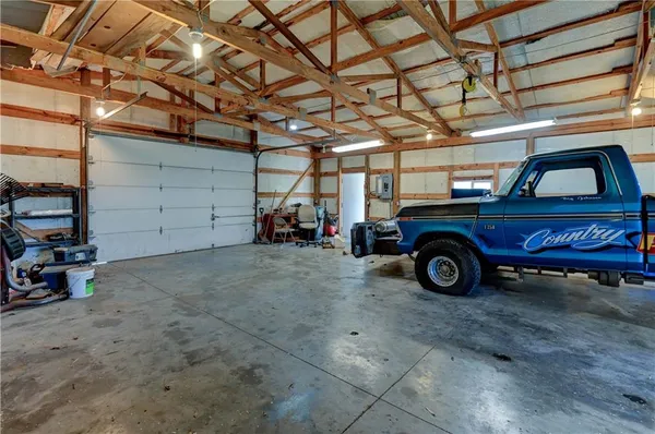 $480,000 | 10306 Southwest State Rte Jj, St. Joseph, MO 64504