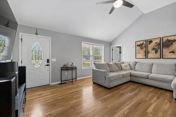 $384,900 | 3084 Bowker Road, Charlotte, TN 37036