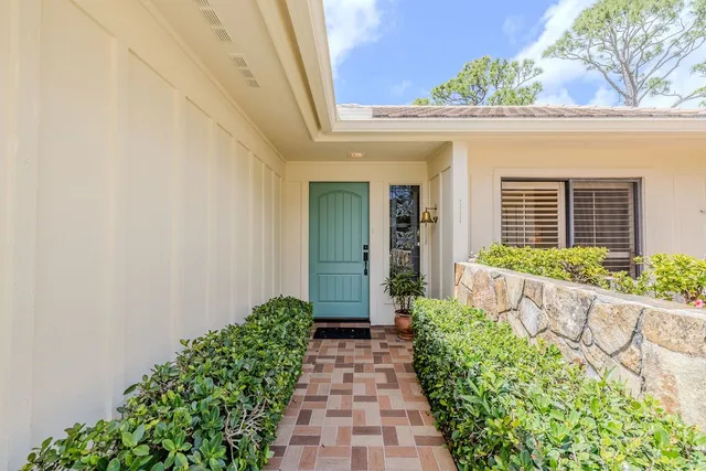 a view of entrance door of the house