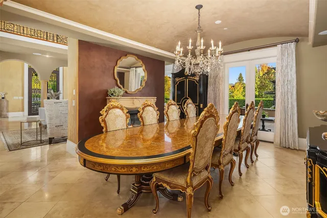 $9,950,000 | 8638 Northeast 19th Place, Clyde Hill, WA 98004