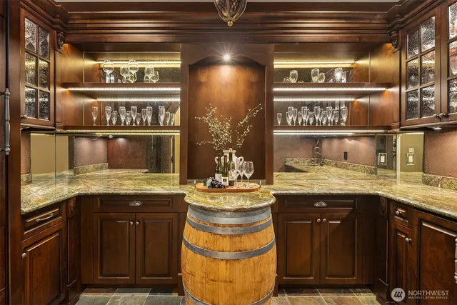 $9,950,000 | 8638 Northeast 19th Place, Clyde Hill, WA 98004