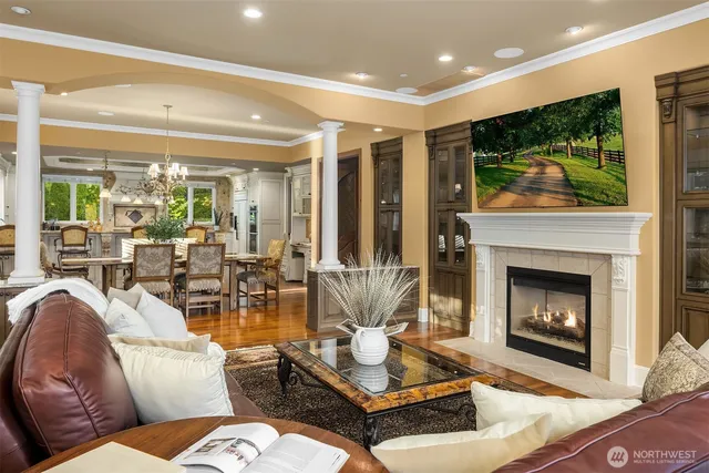 $9,950,000 | 8638 Northeast 19th Place, Clyde Hill, WA 98004