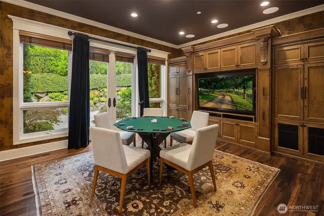 $9,950,000 | 8638 Northeast 19th Place, Clyde Hill, WA 98004