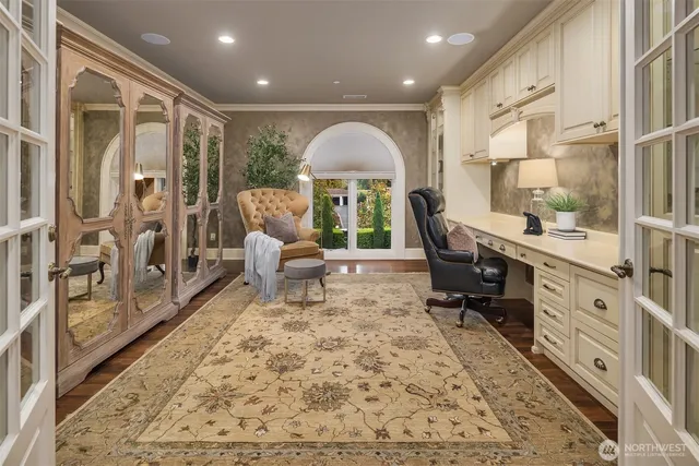 $9,950,000 | 8638 Northeast 19th Place, Clyde Hill, WA 98004