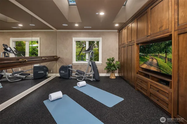 $9,950,000 | 8638 Northeast 19th Place, Clyde Hill, WA 98004