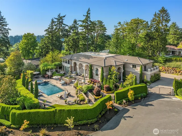 $9,950,000 | 8638 Northeast 19th Place, Clyde Hill, WA 98004