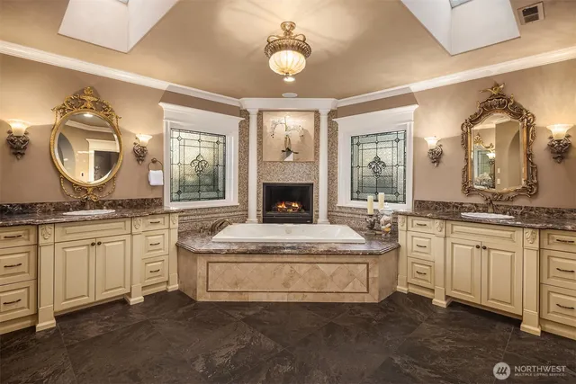 $9,950,000 | 8638 Northeast 19th Place, Clyde Hill, WA 98004