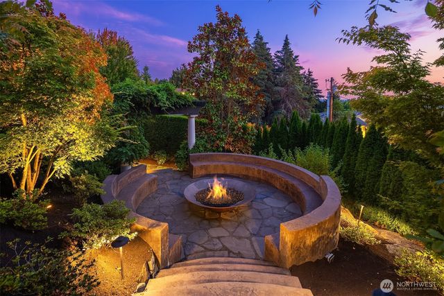 $9,950,000 | 8638 Northeast 19th Place, Clyde Hill, WA 98004