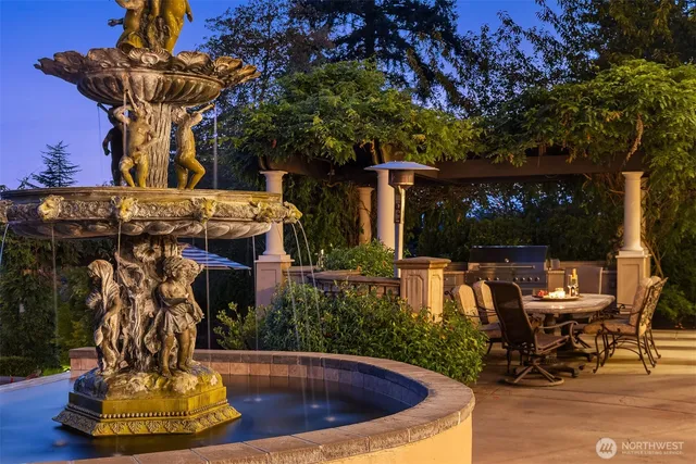 $9,950,000 | 8638 Northeast 19th Place, Clyde Hill, WA 98004