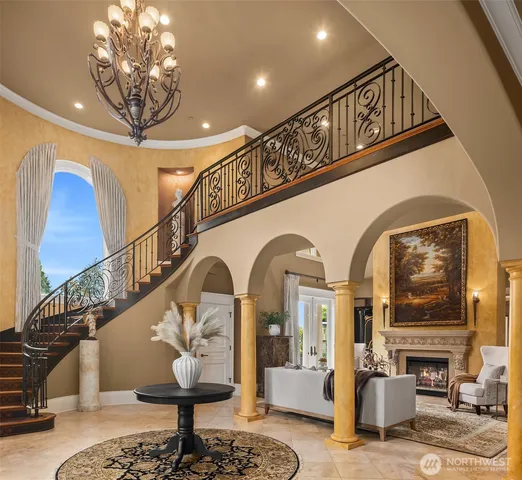 $9,950,000 | 8638 Northeast 19th Place, Clyde Hill, WA 98004