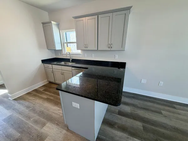 $2,100 | 116 Penny Lane, Valparaiso, FL 32580