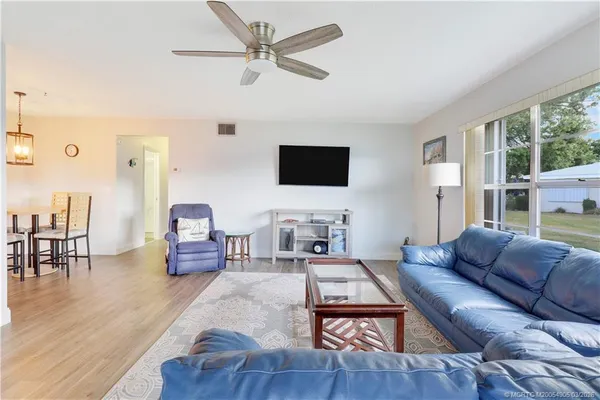 $1,300 | 211 Manatee Lane, Unit D, Fort Pierce, FL 34982