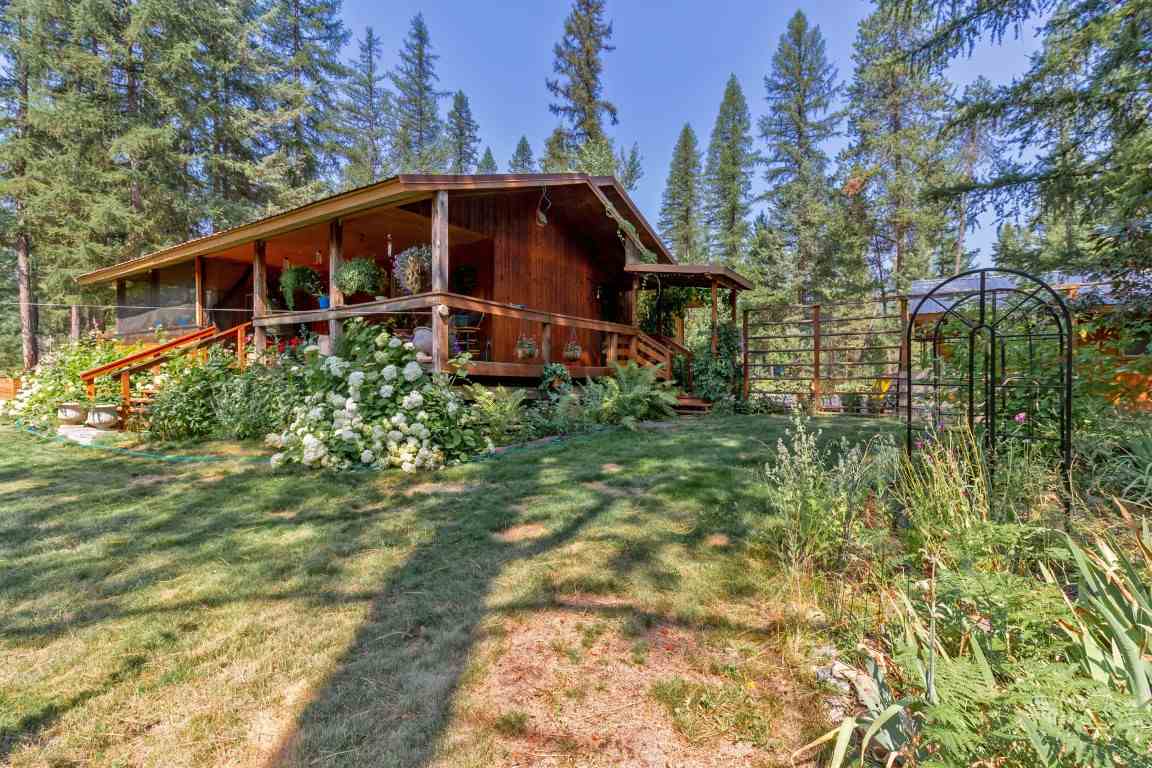 4634 Whittier Road Clayton, WA 99110 - Photo 1 of 20