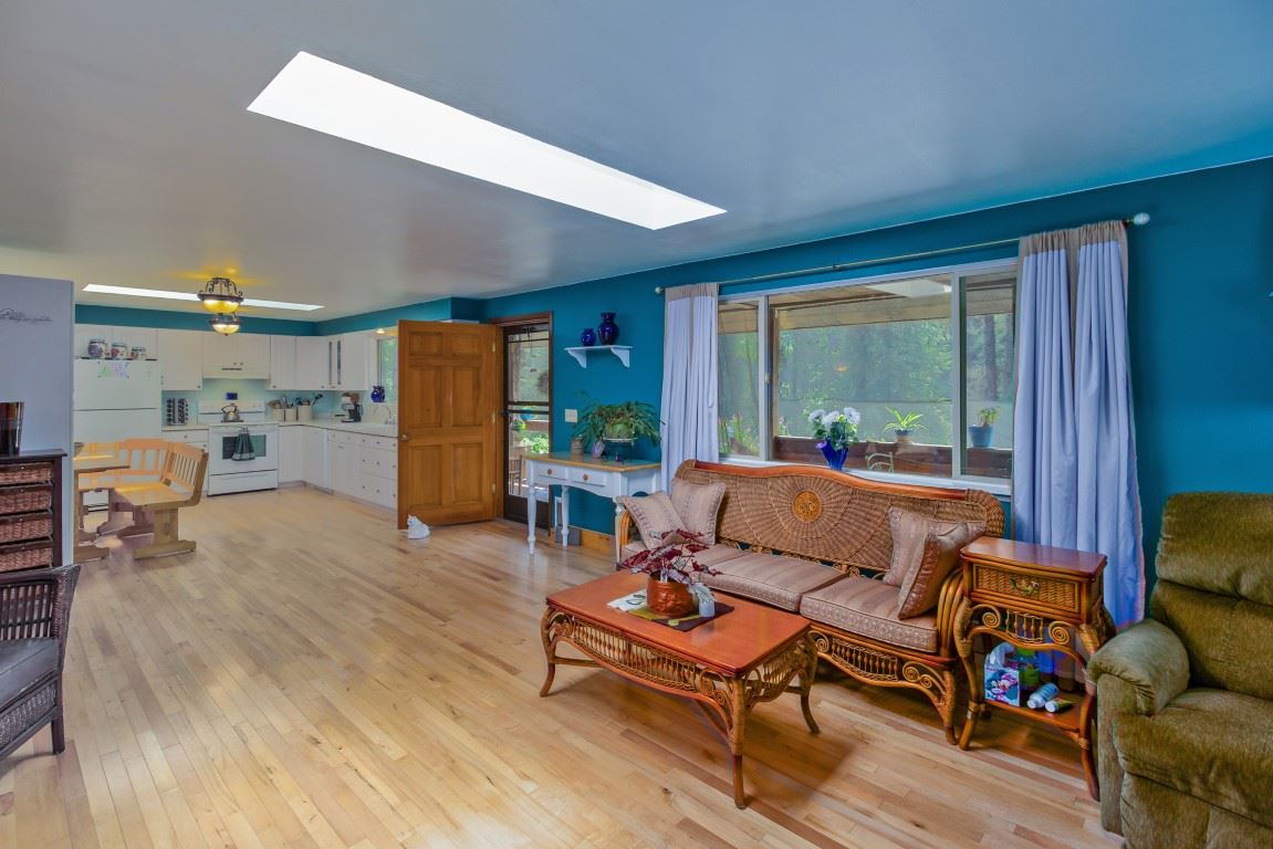 4634 Whittier Road Clayton, WA 99110 - Photo 8 of 20