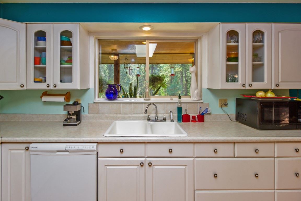 4634 Whittier Road Clayton, WA 99110 - Photo 9 of 20