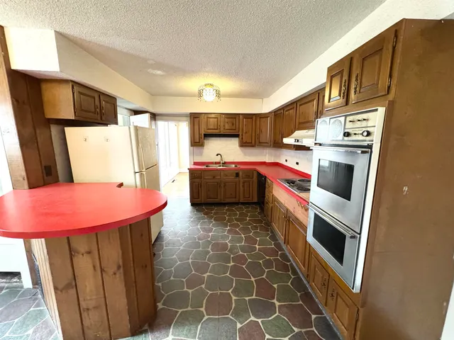 $299,000 | 2072 North Main Street, Londonderry, VT 05148