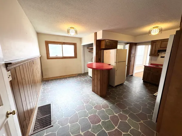 $299,000 | 2072 North Main Street, Londonderry, VT 05148