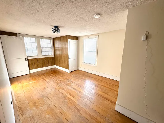 $299,000 | 2072 North Main Street, Londonderry, VT 05148