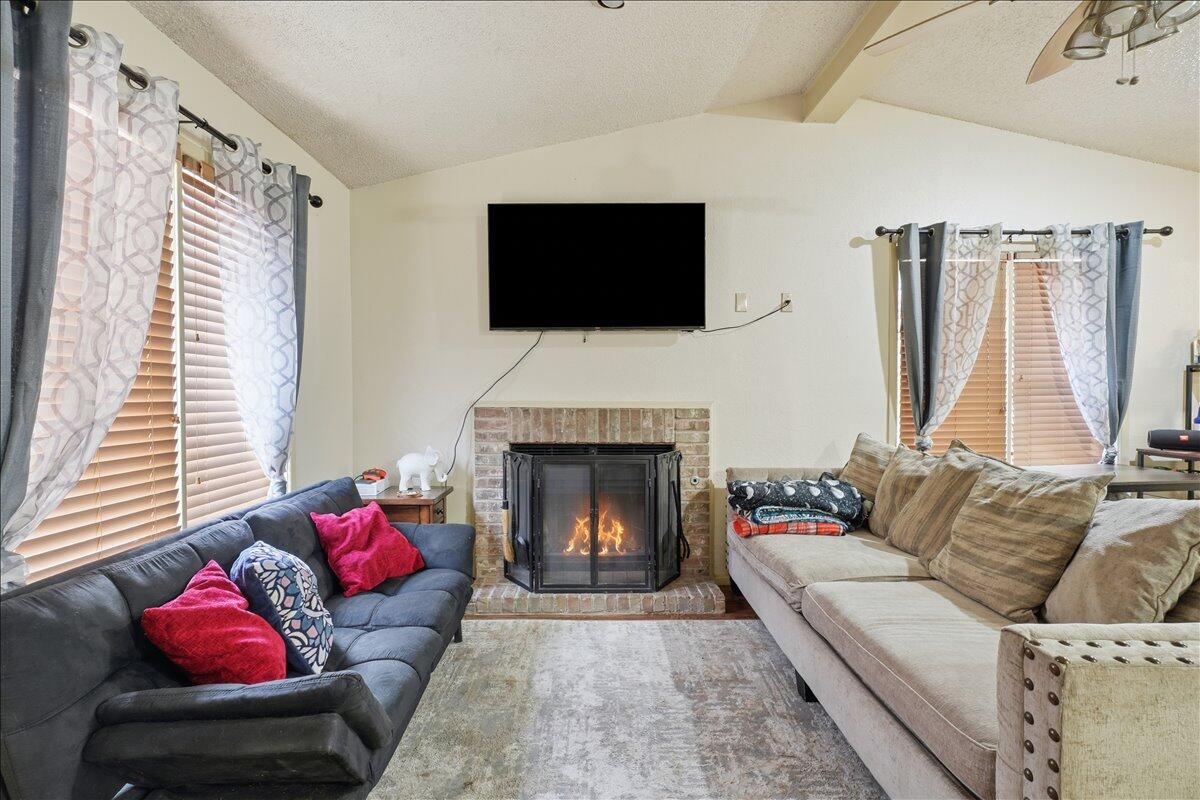 4745 2nd Street Lubbock, TX 79416 - Photo 3 of 16 Living Room