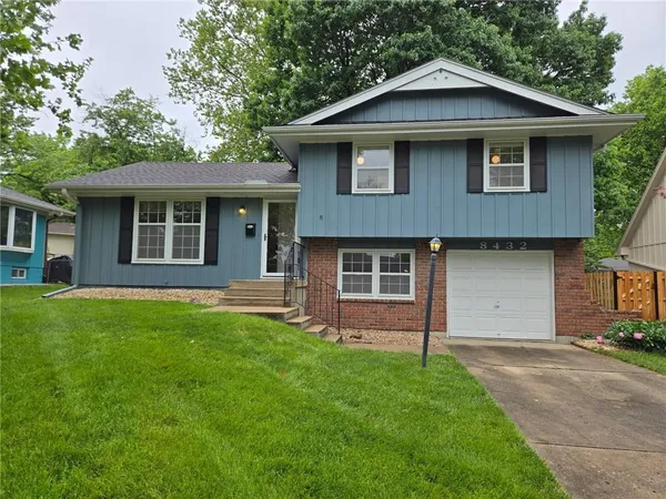 $220,000 | 8432 Evanston Avenue, Raytown, MO 64138