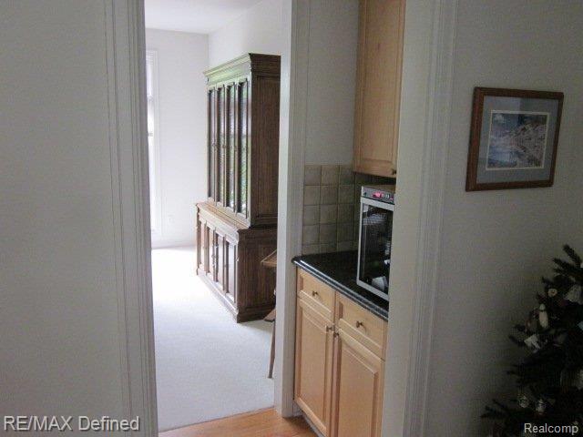 1946 Rainbow Drive Rochester, MI 48306 - Photo 16 of 25 Butler's Pantry